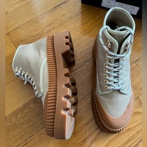 Silent D Puzzel Rubber Sole Boots, Size 39